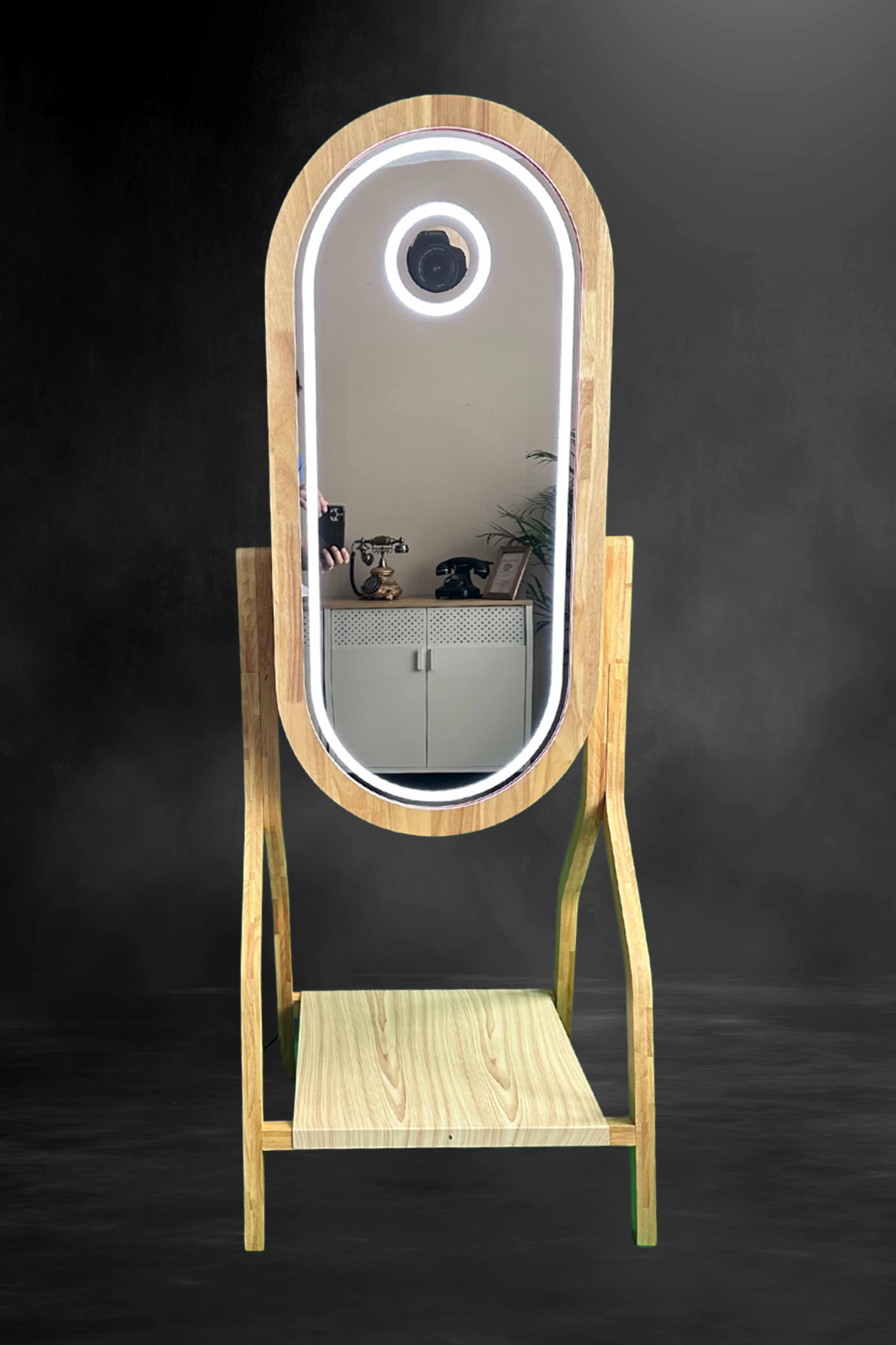 Borne Miroir Bois : élégance et interactivité